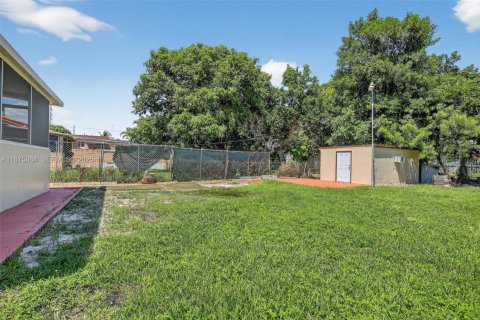 Casa en venta en Miami, Florida, 3 dormitorios, 107.4 m2 № 1924558 - foto 25
