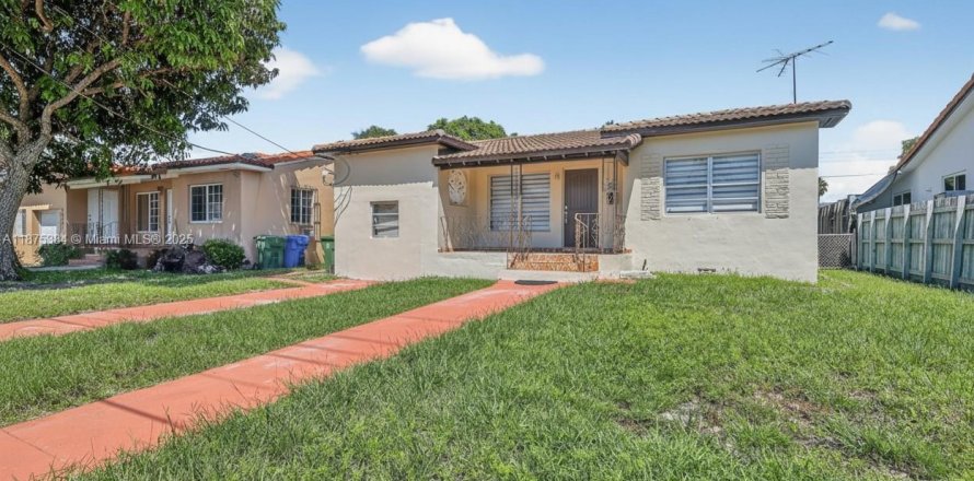 House in Miami, Florida 3 bedrooms, 107.4 sq.m. № 1924558