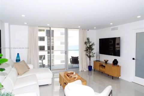 Condominio en venta en Miami Beach, Florida, 2 dormitorios, 76.64 m2 № 1741313 - foto 28