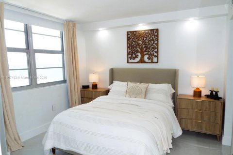 Condominio en venta en Miami Beach, Florida, 2 dormitorios, 76.64 m2 № 1741313 - foto 4