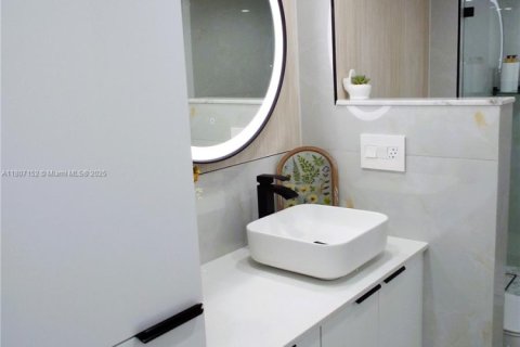 Condominio en venta en Miami Beach, Florida, 2 dormitorios, 76.64 m2 № 1741313 - foto 13