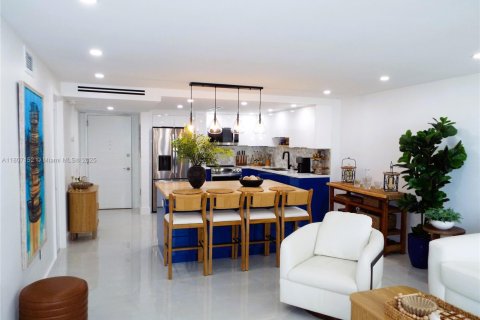 Condominio en venta en Miami Beach, Florida, 2 dormitorios, 76.64 m2 № 1741313 - foto 26