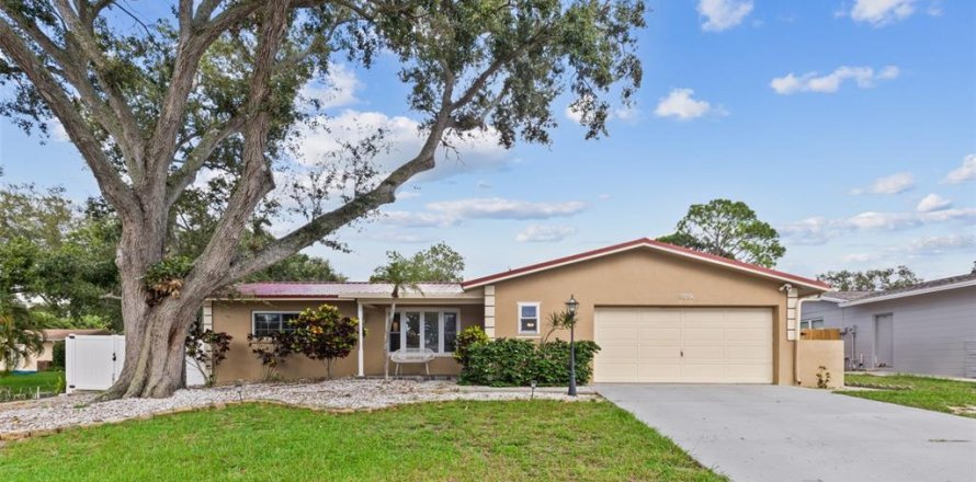 Villa ou maison à Seminole, Floride 3 chambres, 149.2 m2 № 1912127