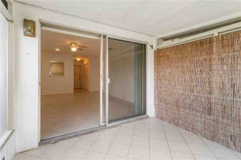 Condo in Bradenton, Florida, 1 bedroom  № 1747611 - photo 27