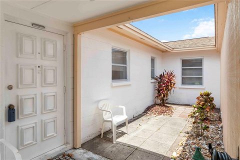 Condo in Bradenton, Florida, 1 bedroom  № 1747611 - photo 1