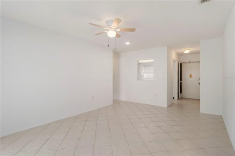 Condo in Bradenton, Florida, 1 bedroom  № 1747611 - photo 15