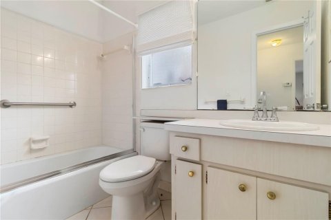 Condo in Bradenton, Florida, 1 bedroom  № 1747611 - photo 17