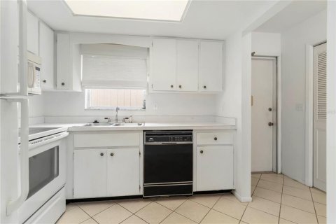Condo in Bradenton, Florida, 1 bedroom  № 1747611 - photo 22