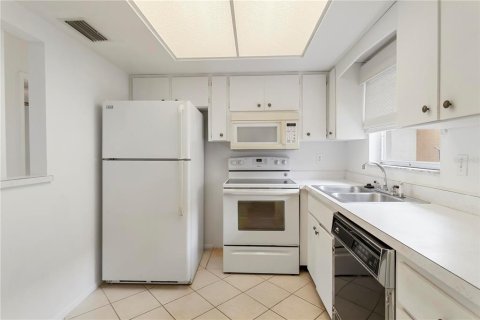 Condo in Bradenton, Florida, 1 bedroom  № 1747611 - photo 25
