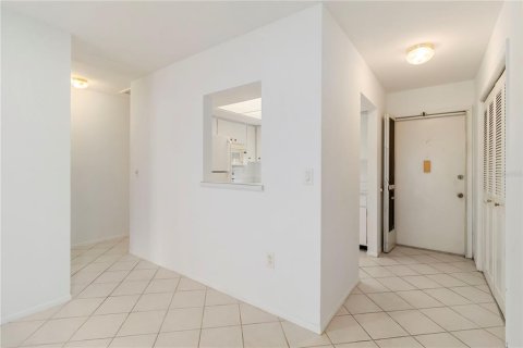 Condo in Bradenton, Florida, 1 bedroom  № 1747611 - photo 16