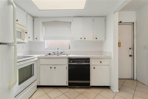 Condo in Bradenton, Florida, 1 bedroom  № 1747611 - photo 23
