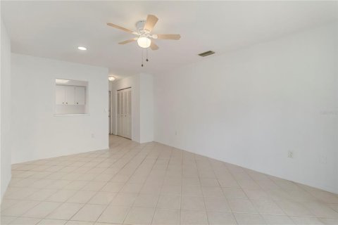 Condo in Bradenton, Florida, 1 bedroom  № 1747611 - photo 14