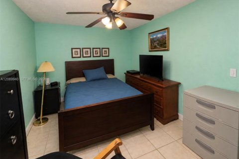 Copropriété à louer à Miami, Floride: 2 chambres, 64.57 m2 № 2374711 - photo 2