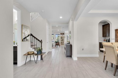 House in Winter Garden, Florida 5 bedrooms, 317.35 sq.m. № 2225590 - photo 5