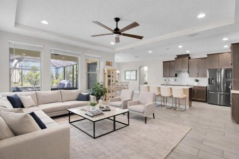 House in Winter Garden, Florida 5 bedrooms, 317.35 sq.m. № 2225590 - photo 7