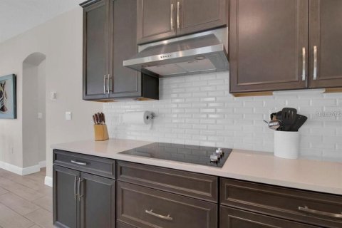 House in Winter Garden, Florida 5 bedrooms, 317.35 sq.m. № 2225590 - photo 8