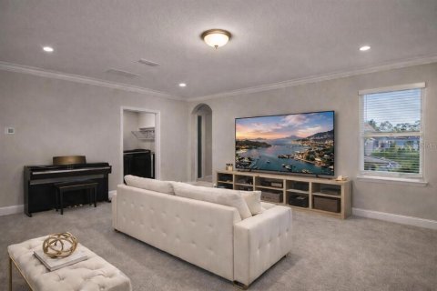 House in Winter Garden, Florida 5 bedrooms, 317.35 sq.m. № 2225590 - photo 22