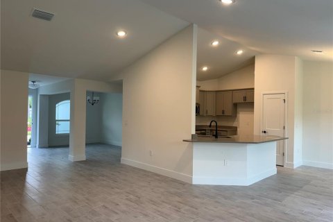 Casa en venta en North Port, Florida, 3 dormitorios, 186.73 m2 № 2107272 - foto 3