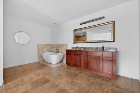 Commercial property in Tampa, Florida 311.32 sq.m. № 2107204 - photo 22