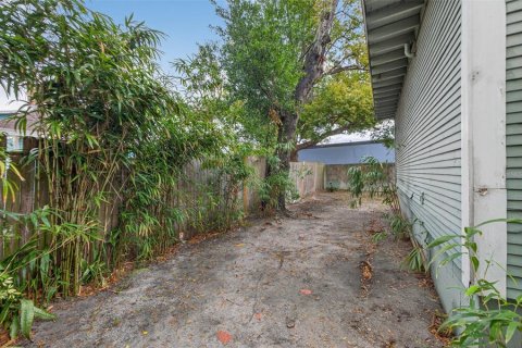 Commercial property in Tampa, Florida 311.32 sq.m. № 2107204 - photo 27