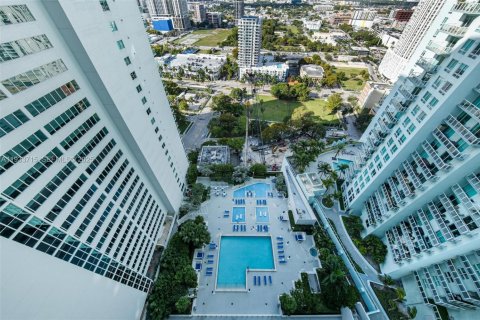 Condominio en venta en Miami, Florida, 1 dormitorio, 76.37 m2 № 1993485 - foto 22