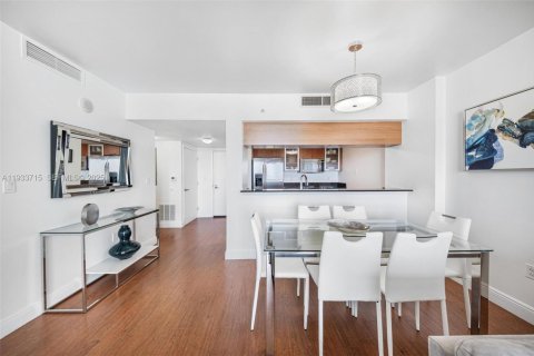 Condominio en venta en Miami, Florida, 1 dormitorio, 76.37 m2 № 1993485 - foto 6