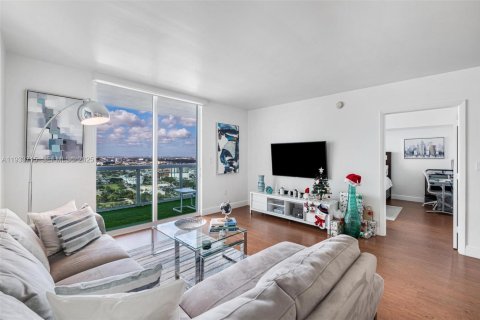 Condominio en venta en Miami, Florida, 1 dormitorio, 76.37 m2 № 1993485 - foto 4
