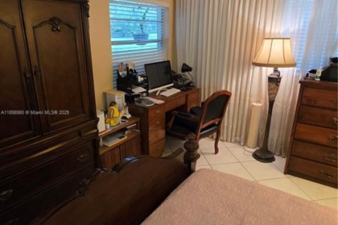 Condominio en venta en Pembroke Pines, Florida, 2 dormitorios, 142.42 m2 № 1952455 - foto 10