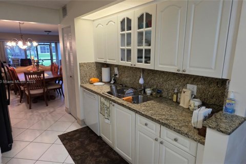 Condominio en venta en Pembroke Pines, Florida, 2 dormitorios, 142.42 m2 № 1952455 - foto 4
