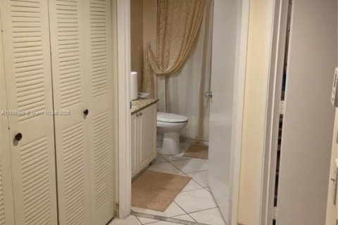 Condominio en venta en Pembroke Pines, Florida, 2 dormitorios, 142.42 m2 № 1952455 - foto 18