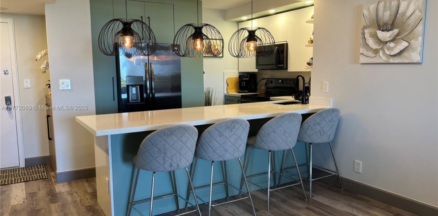 Appartement à Hollywood, Floride 2 chambres, 130.06 m2 № 1697988