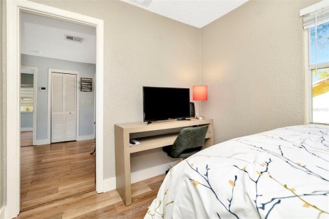Apartment in Saint Petersburg, Florida 2 bedrooms, 63.17 sq.m. № 2204447 - photo 20