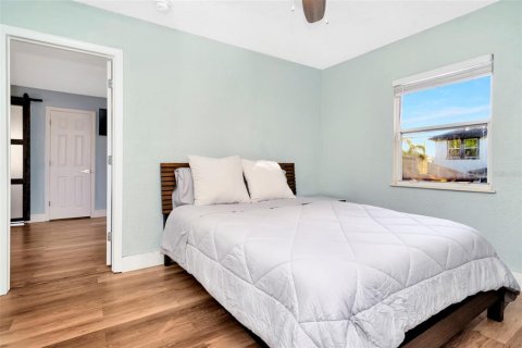 Apartment in Saint Petersburg, Florida 2 bedrooms, 63.17 sq.m. № 2204447 - photo 17