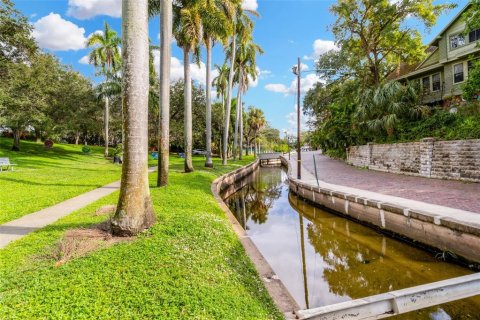 Apartment in Saint Petersburg, Florida 2 bedrooms, 63.17 sq.m. № 2204447 - photo 24