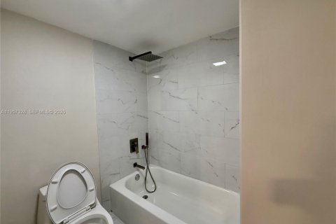 Condo in Aventura, Florida, 2 bedrooms  № 2090584 - photo 16