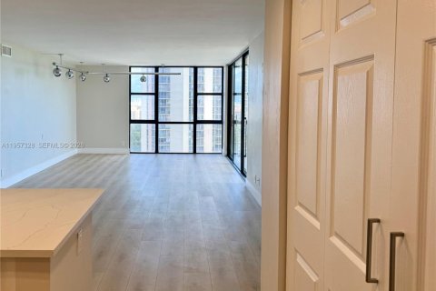 Condo in Aventura, Florida, 2 bedrooms  № 2090584 - photo 5