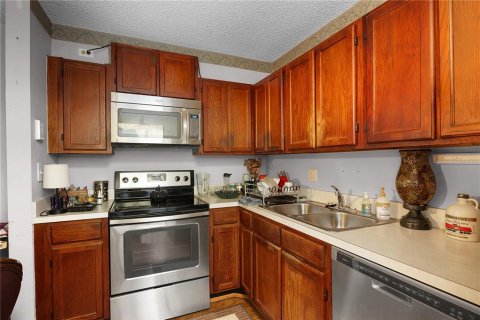 Townhouse in Fort Myers, Florida 2 bedrooms, 114.83 sq.m. № 2394396 - photo 5