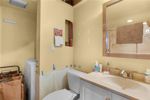 Townhouse in Fort Myers, Florida 2 bedrooms, 114.83 sq.m. № 2394396 - photo 15