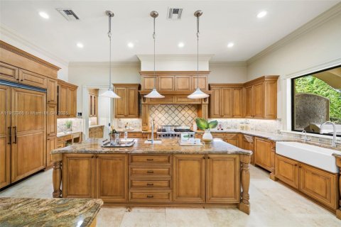 Casa en venta en Miami, Florida, 7 dormitorios, 788.28 m2 № 1968710 - foto 15