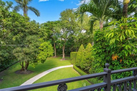 Casa en venta en Miami, Florida, 7 dormitorios, 788.28 m2 № 1968710 - foto 25