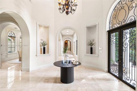 Casa en venta en Miami, Florida, 7 dormitorios, 788.28 m2 № 1968710 - foto 11