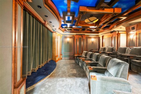 Casa en venta en Miami, Florida, 7 dormitorios, 788.28 m2 № 1968710 - foto 21