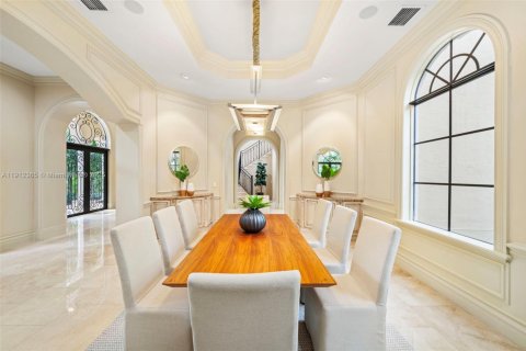 Casa en venta en Miami, Florida, 7 dormitorios, 788.28 m2 № 1968710 - foto 10