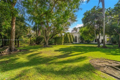 Casa en venta en Miami, Florida, 7 dormitorios, 788.28 m2 № 1968710 - foto 2