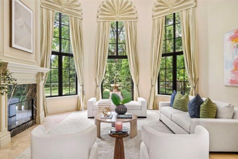 Casa en venta en Miami, Florida, 7 dormitorios, 788.28 m2 № 1968710 - foto 5