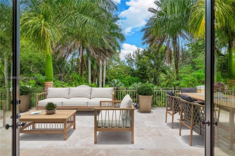 Casa en venta en Miami, Florida, 7 dormitorios, 788.28 m2 № 1968710 - foto 29