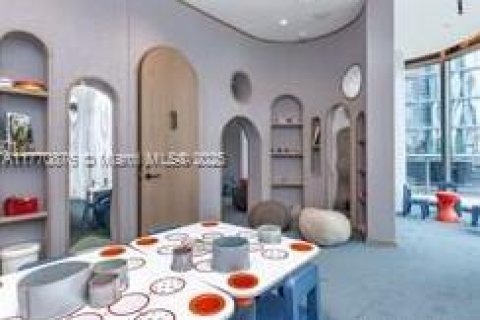 Condo in Miami, Florida, 1 bedroom  № 1693224 - photo 7