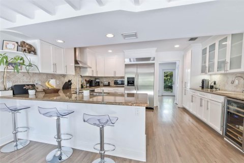 Снять в аренду виллу или дом в Пайнкрест, Флорида 4 спальни, 287.25м2, № 1963484 - фото 7