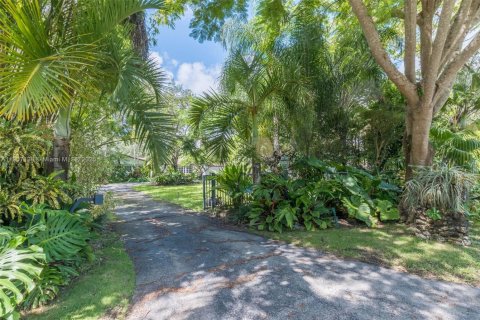 Снять в аренду виллу или дом в Пайнкрест, Флорида 4 спальни, 287.25м2, № 1963484 - фото 2