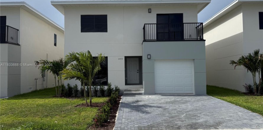Villa ou maison à Florida City, Floride 4 chambres, 176.51 m2 № 1816498